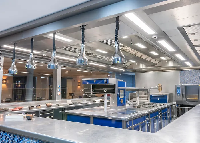 Курортний комплекс Europe Cortes Gl